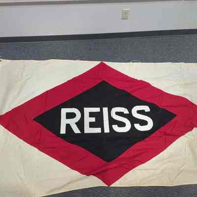 Reiss Logo Flag
