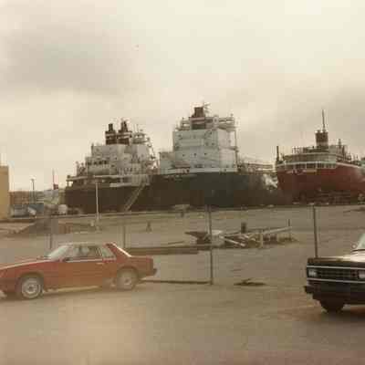 Buffalo, American Mariner, and John G. Munson at Bay Shipbuilding 1990