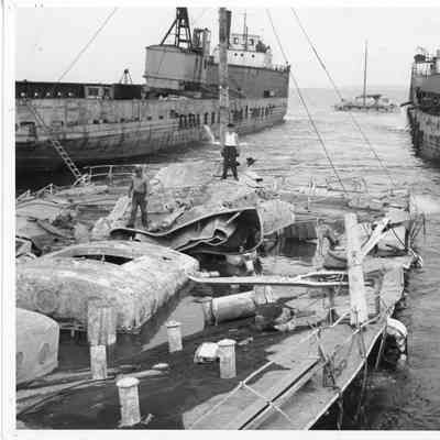 Maitland and Hilda with Humphrey in foreground 1944