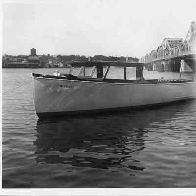 W-1937 docked at Sturgeon Bay Boat Works