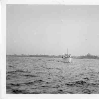 Pleasure Craft Aloha underway 1940