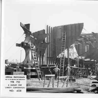 YTB-752 Edenshaw under construction at Christy Corp August 6, 1959