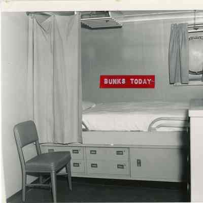 Lucky Star bunk bed 1945