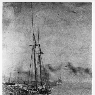 Schooner Henrietta Murrey docked