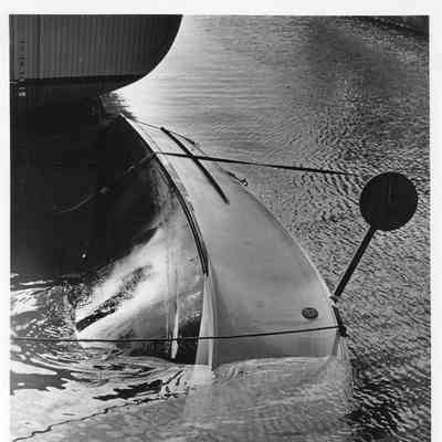 33' Personnel boat MK2-FY66 hull no. 661 floatation test 1966