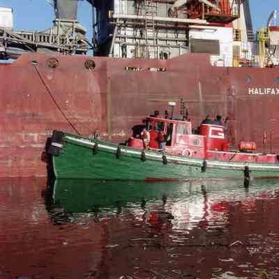 Tug Arkansas and freighter Halifax