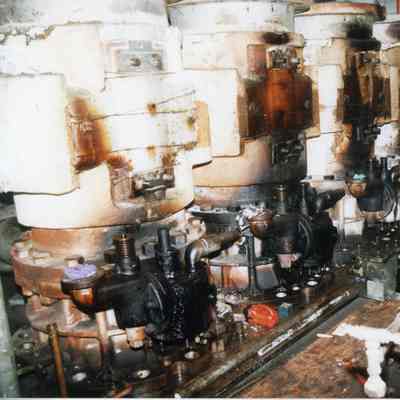 Engine room of Medusa Challenger January 1998