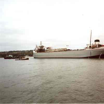 Maumee being towed by tug in Sturgeon Bay 2005