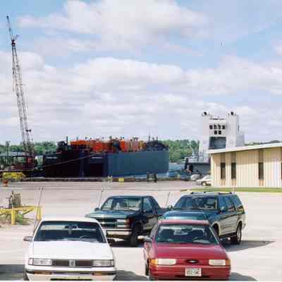 Ocean oil barge Energy 11104 being completed at Bay Shipbuilding 2005