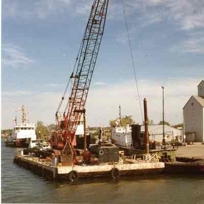 John M. Selvick, William Selvick, and USCGC Mobile Bay docked in Sturgeon Bay 1989