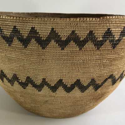 Side view: Note the end of the top coil, left direction.  Finished with self-coiling on the rim.