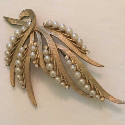 Pearl Leaf Brooch