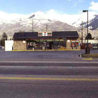 7-11 Store
