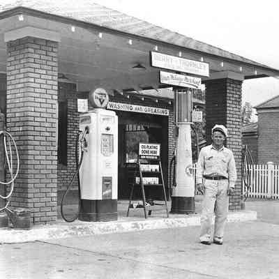 Berry's Service Station