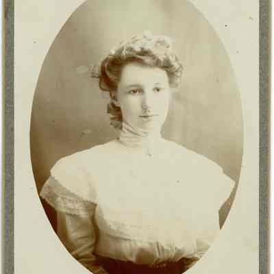Unknown Kaysville Woman