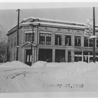 Barnes Block Snow