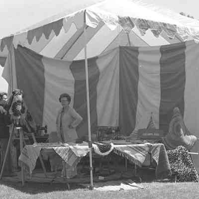 Bicentennial Quilt Booth
