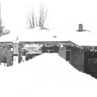 Conoco Service Station