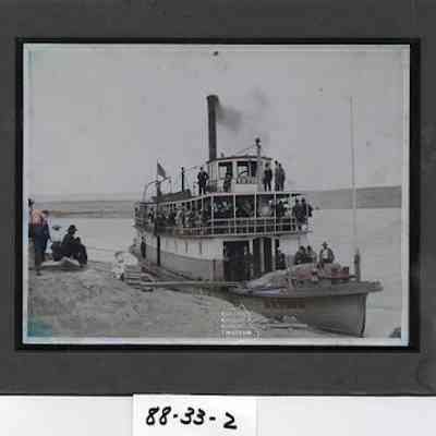 W.R.Todd along the banks of White Bluffs with the Kennewick Band on Board