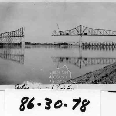 Snapshot of Kennewick, Pasco automobile bridge , July 1922. Railroad bridge in background.