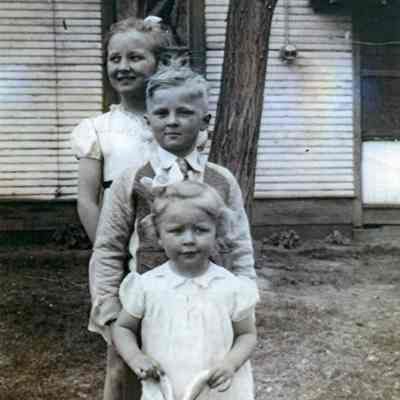 Smith Family Children: Helga, Henry, May