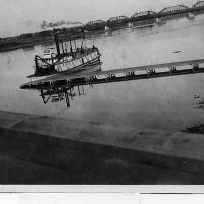 Umatilla steamer at the Kennewick dock.