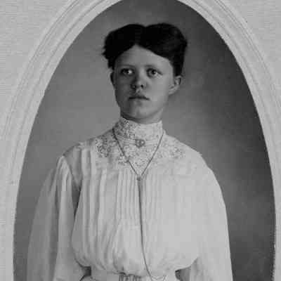 Ruth Amon, daughter of W.R. Amon, 1908