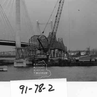 Beginning destruction of green bridge between Kennewick & Pasco