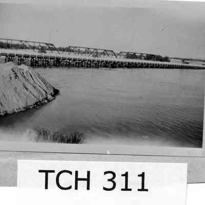 A Temporary bridge was erected beside the old Columbia Bridge for incoming and outgoing traffic to use. The old bridge was about to be torn down.