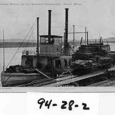 Hannaford Steamer loading wheat at Pasco Dock.