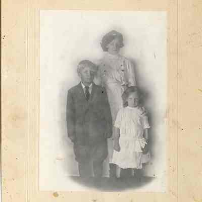 Smith children: Henry, Helga, May