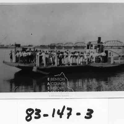 Ferry between Kennewick an Pasco, Church group on board, No ID's