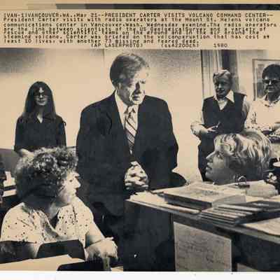 President Carter visits Volcano command center 1980