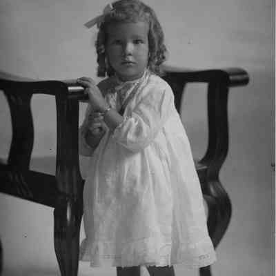 Gladys Vickers, later Crooks olny daughter of J.W. Vickers and wife Iza