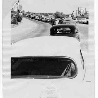 Cars waiting to cross the Green Bridge from the Kennewick side. 1949