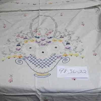 1998-036-022 Needlepoint Table Cloth