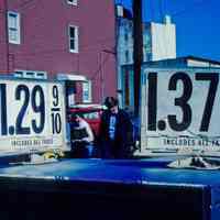          31 gas pump
   