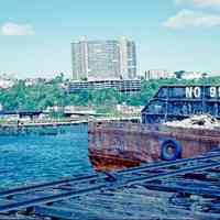          33 Weehawken Cove
   