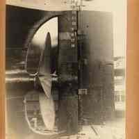          full image recto leaf 10 of 16
   