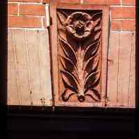 Color slide of close-up view of keystone and flat arch on one of the buildings between 206 and 218 13th on the N side between Park and Garden