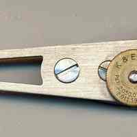          view scriber bottom with maker's mark, patent numbers; no design patent
   