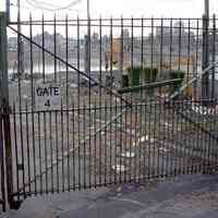          1: fence River & Third Sts.
   