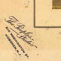          detail studio emboss
   