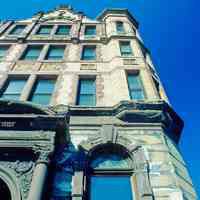          08  84 Washington St.
   