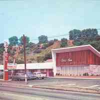 Postcard: North Bergen, Chris-Ann Motor Courts,