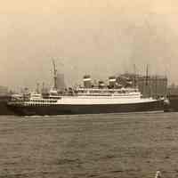 Image: S.S. Manhattan, United States Lines, steaming south on the Hudson River, New York, ca. 1932-39.