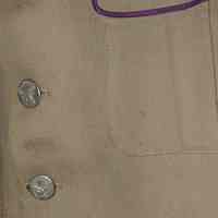          detail jacket buttons
   