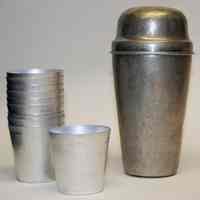          shaker with cups
   