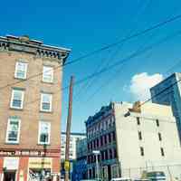          13 87 Garden St at Newark
   