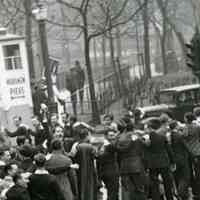          detail center: police box, signs, traffic signal
   